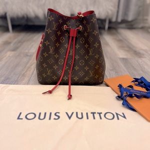 LOUIS VUITTON
Louis Vuitton NeoNoe MM Authentic